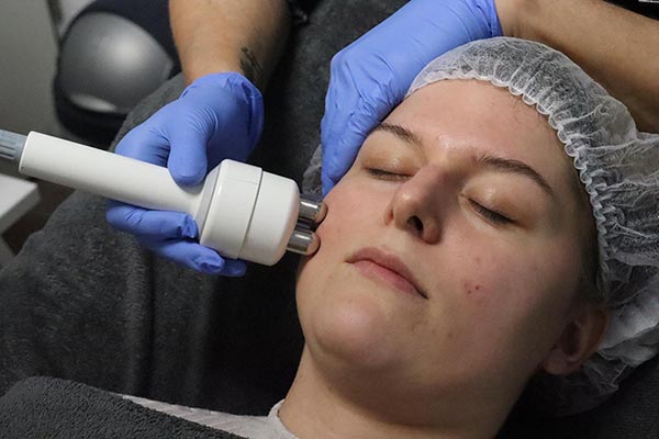 Bonnys Beauty - Huidverbetering - Trippolar radiofrequentie - 600 Bonnys Beauty - Huidverbetering - Trippolar radiofrequentie